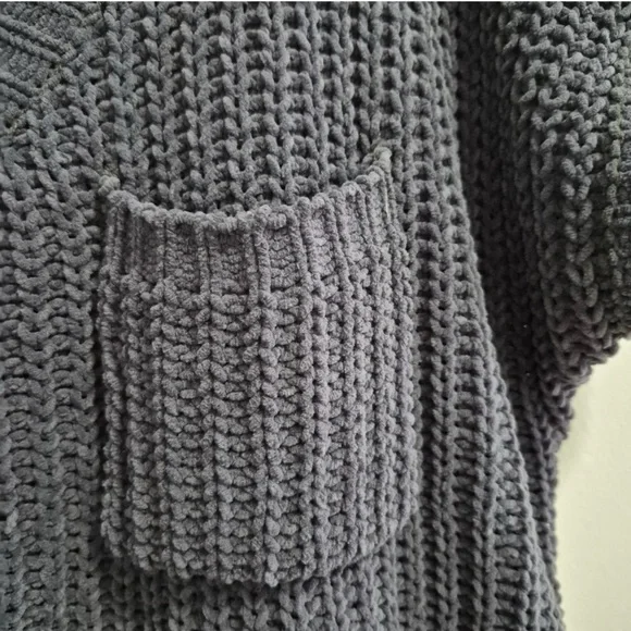 POL oversized Charcoal Knit Sweater vest, feels like chenille - Picture 3 of 6